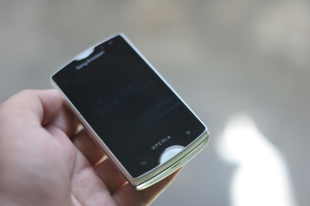 Thủ Đức - bán SONY XPERIA MINI PRO chữa cháy - facebook -  giải trí ok - 4
