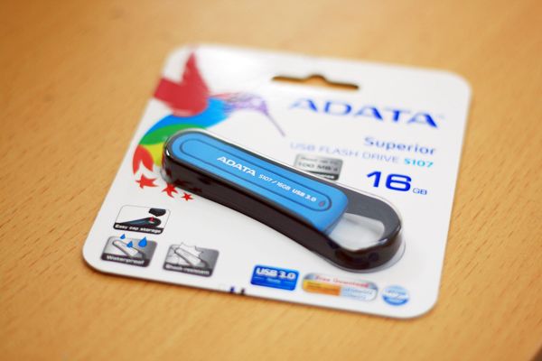 [Trên tay] USB 3.0 ADATA S107 16GB chống sốc và chống thấm nước