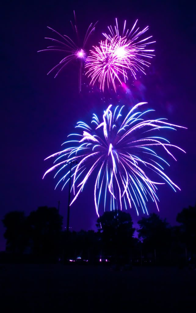 IMAGE: http://i1236.photobucket.com/albums/ff444/theedyeah/FourthOfJuly.jpg