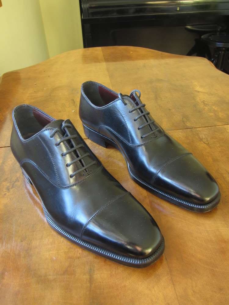 Sutor_Mantellassi_Black_Captoe_Oxfords_01.jpg