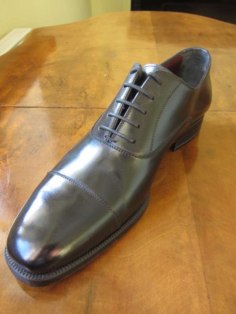 Sutor_Mantellassi_Black_Captoe_Oxfords_02.jpg