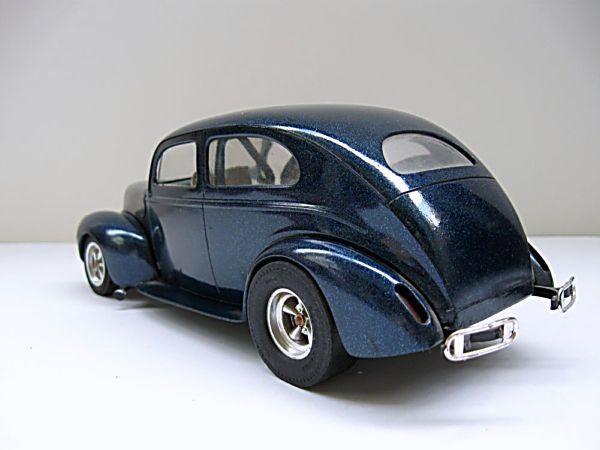 39FordBlueSedan02-6.jpg
