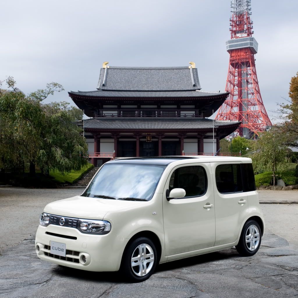 2010-Nissan-Cube-2.jpg