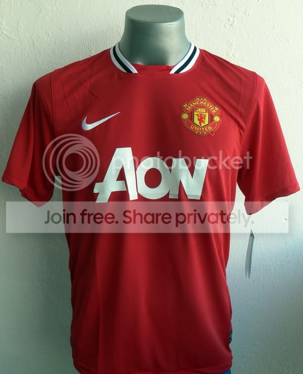 Manchester United 1&ordf; Pictures, Images and Photos